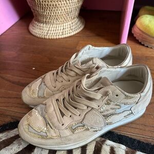 Elegant Gold Women's Sneakers